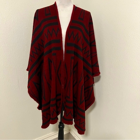 Aztec Print Shawl Wrap Women's One Size Poncho Western  Top Red & Black EUC - Picture 1 of 6